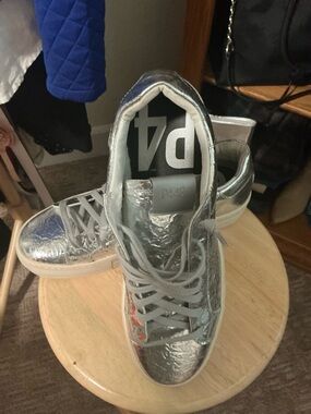 P448 John Silver Metallic Crinkle Leather Sneakers Size 42….  11.5-12